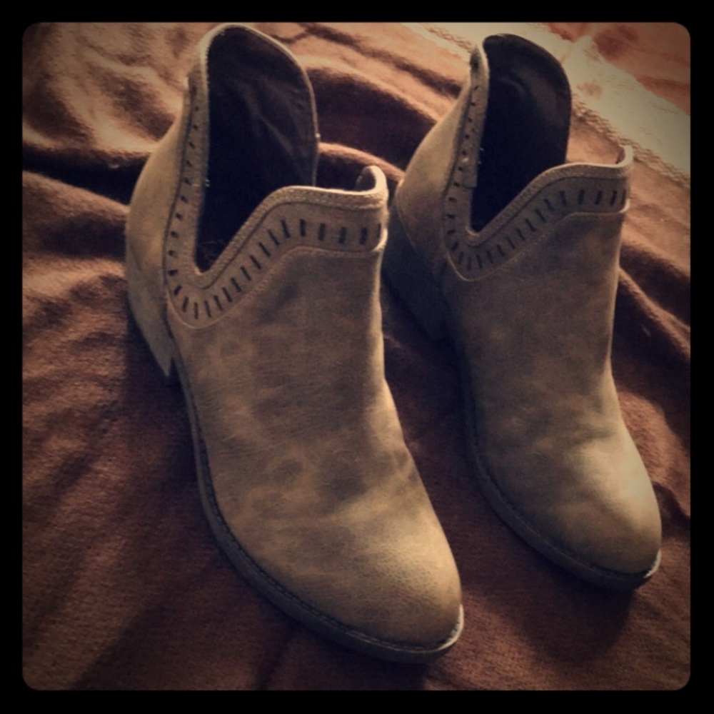 Jellypop brown distressed booties